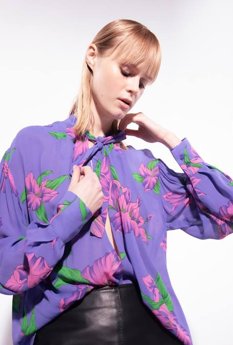 Blusen | Pinko lila/rosa/grün Bluse mit Iris-Print und Crossover-DetailZ4ZP263