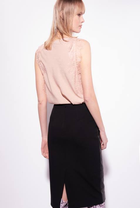 Nach oben | Pinko nackt - rosa Jacquard-Logo-Oberteil mit SpitzeZ4ZP327